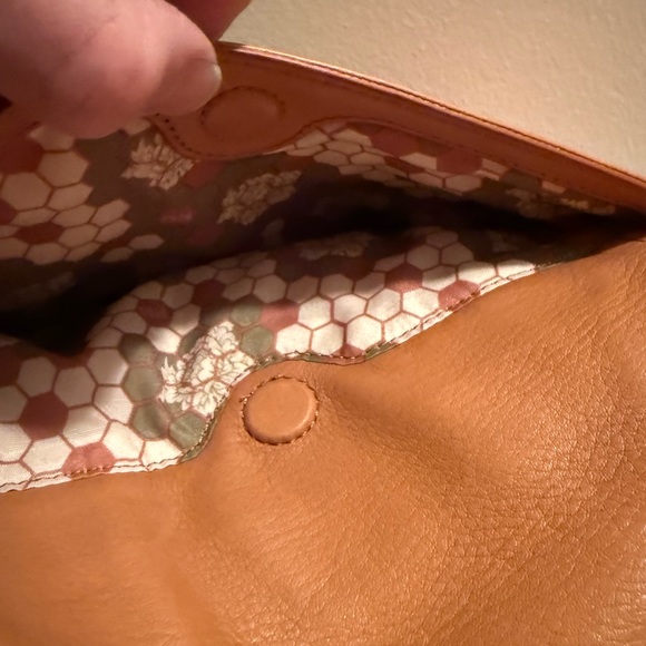 HOBO International Tan Leather Crossbody Bag - Picture 9 of 9